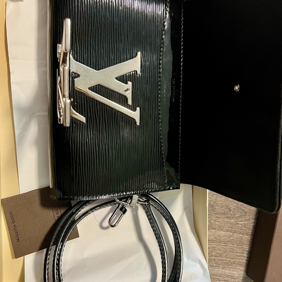 Authentic Louis Vuitton Epi Electric Black Leather Shoulder/clutch “Louise PM” - Picture 2 of 4